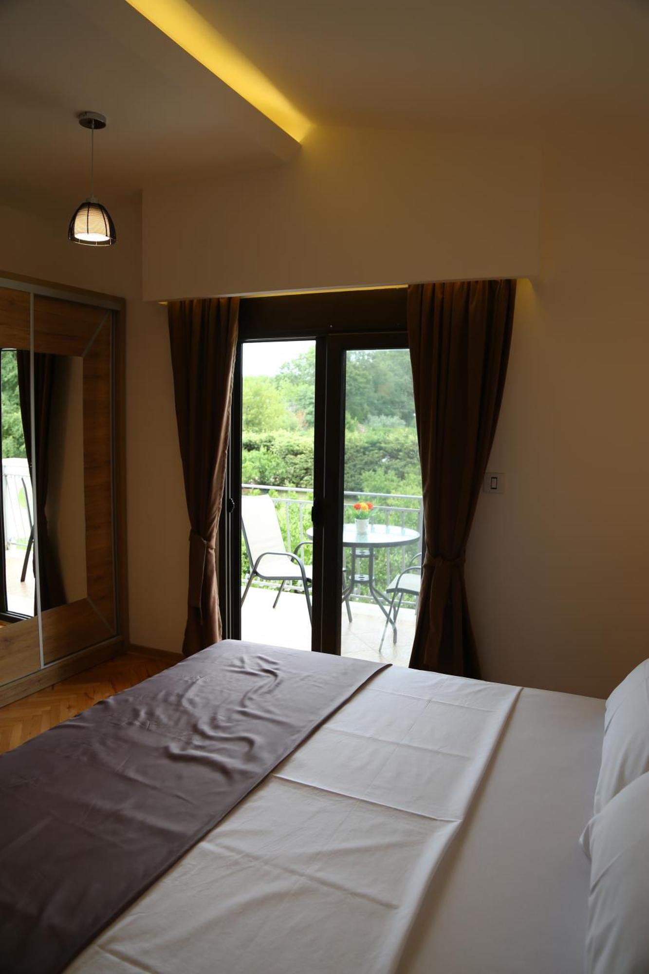 Hotel Comfort & Villas Donji Stoj Esterno foto