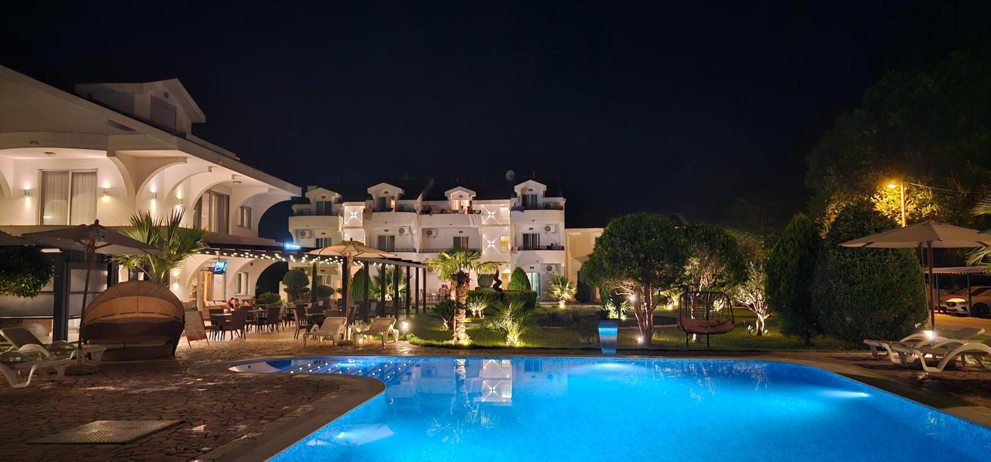 Hotel Comfort & Villas Donji Stoj Esterno foto