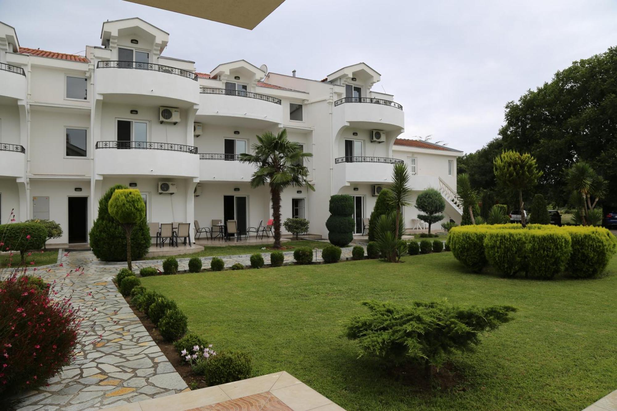 Hotel Comfort & Villas Donji Stoj Esterno foto