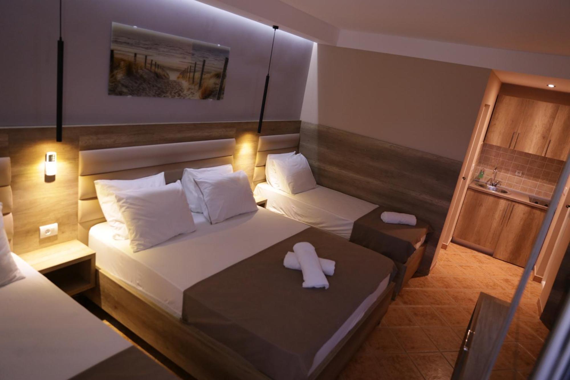 Hotel Comfort & Villas Donji Stoj Esterno foto