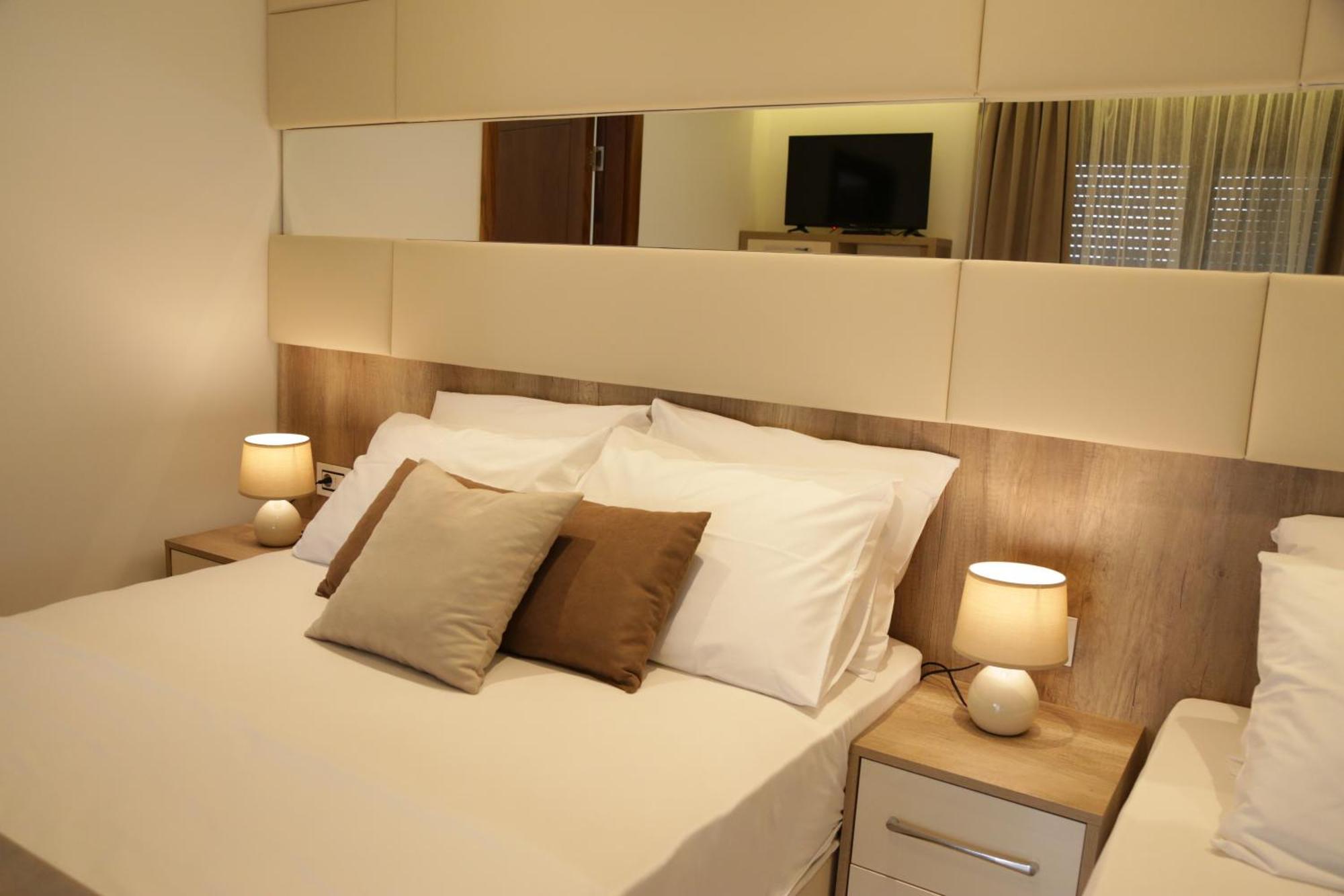 Hotel Comfort & Villas Donji Stoj Esterno foto