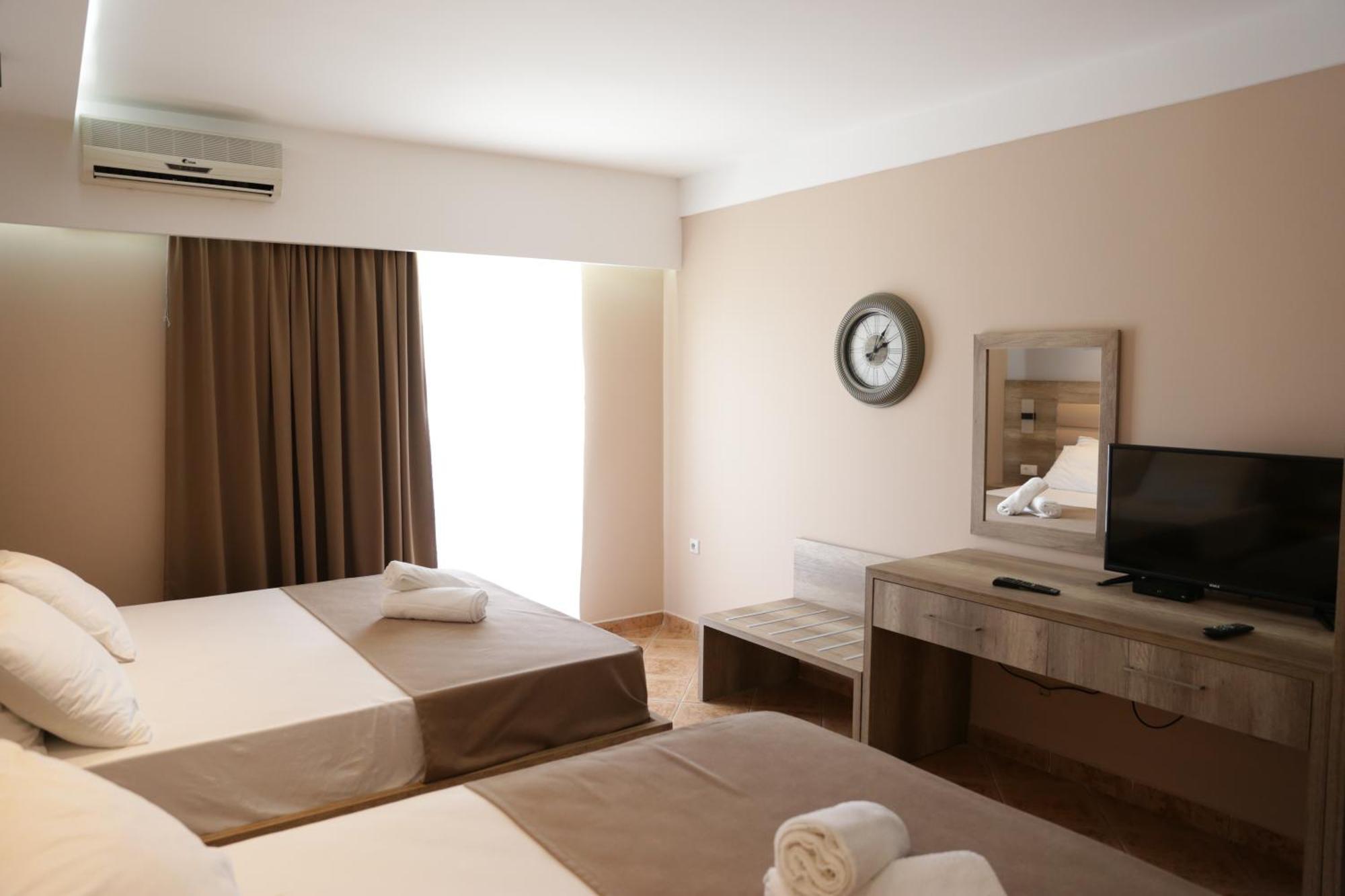 Hotel Comfort & Villas Donji Stoj Esterno foto