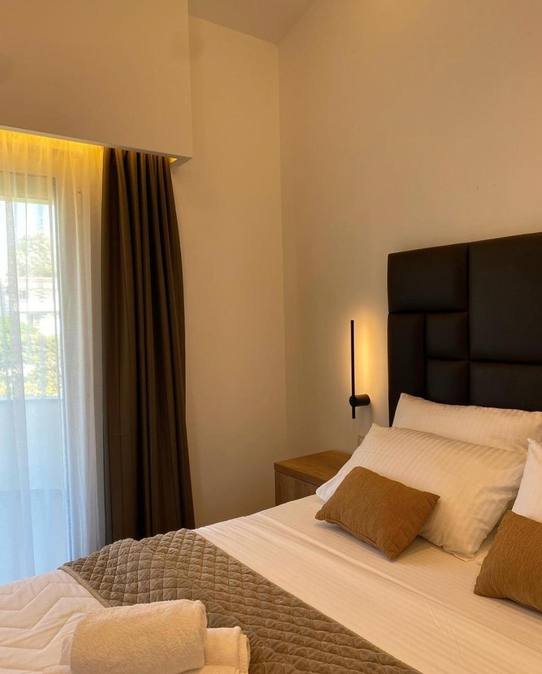 Hotel Comfort & Villas Donji Stoj Esterno foto